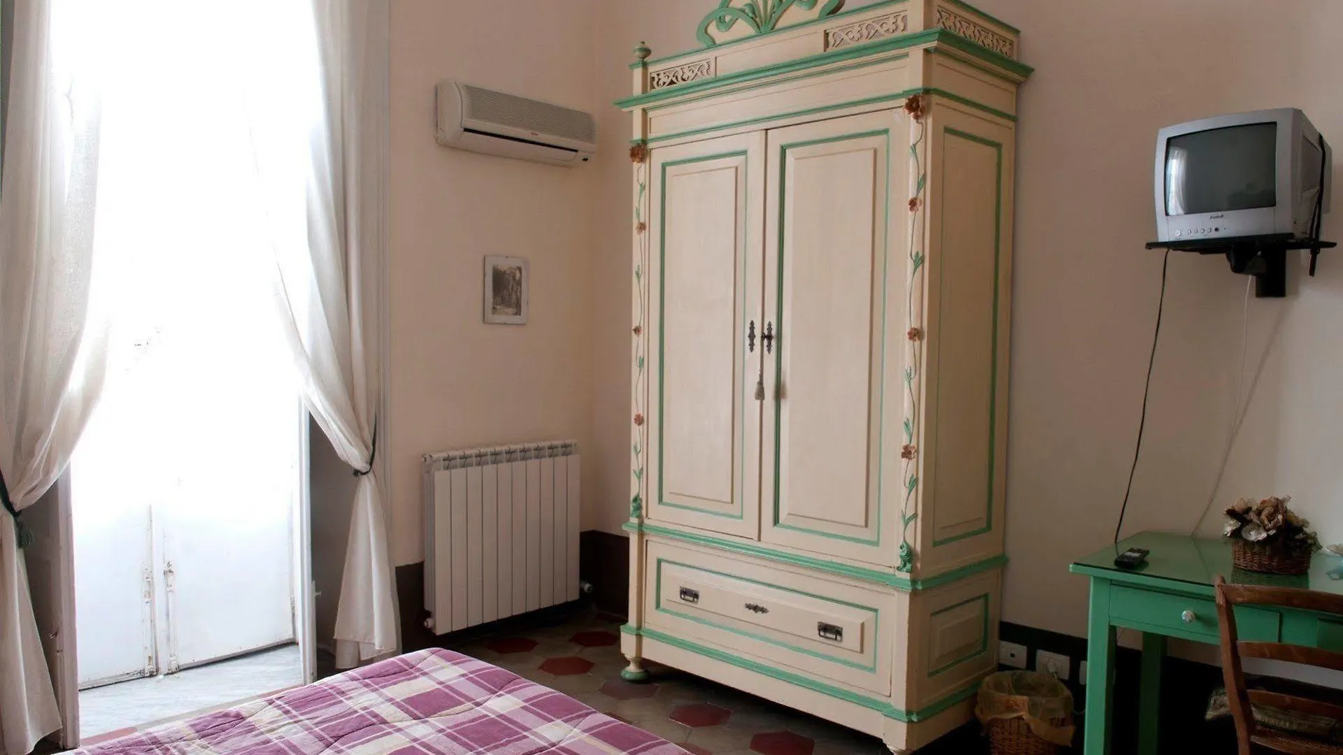 Casa Cristina Bed & Breakfast Syracuse